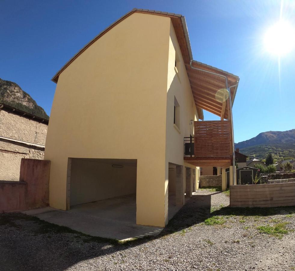 Maison Neuve Proche De Barcelonnette Jausiers Dış mekan fotoğraf